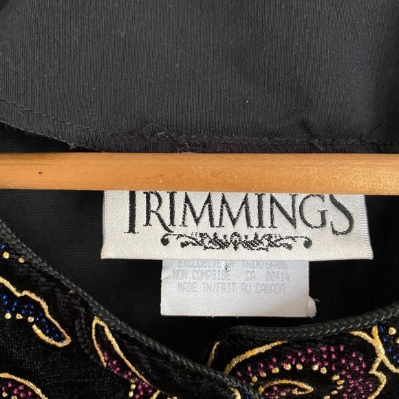 Trimmings | Vintage Velvet Bedazzled Button Blazer w/ Shoulder Pads - Picture 7 of 7